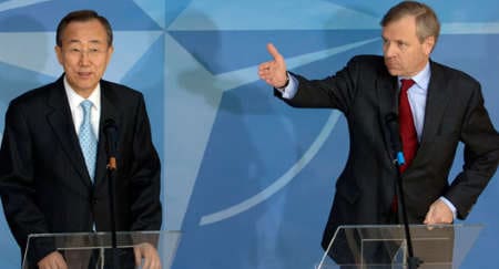 January 2007, Belgium: Mr de Hoop Scheffer (right) welcomes United Nations Secretary General, Ban Ki-moon, to NATO Headquarters (© NATO )
)