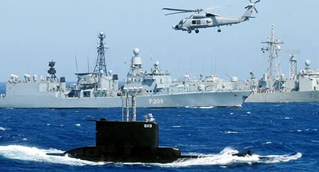 Multimodal transport: maritime security goes far beyond just protecting ships (© AP / Reporters )
)