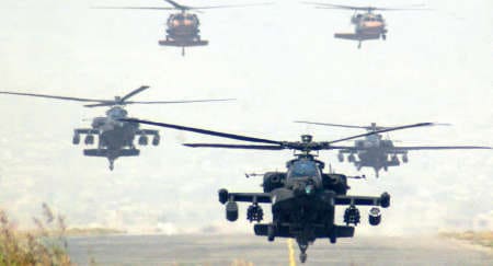 Rapid reaction: NATO is unique among international institutions in its capability for military intervention in high-risk situations (© ISAF)
)