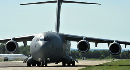 © NATO
)