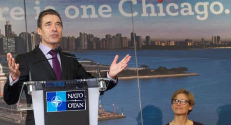 © NATO
)