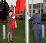 A flag-raising ceremony to celebrate the accession of Bulgaria to NATO.NATO HQ, 2 April 2004. © NATO
)