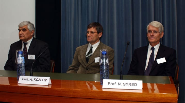 Prize-winners: (from left to right) Professors Khatalov, Kozlov and Syred (© NATO)
)