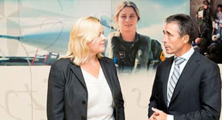 NATO Secretary General, Anders Fogh Rasmussen together with Mari Skåre, Secretary General's Special Representative for Women, Peace and Security. © NATO
)