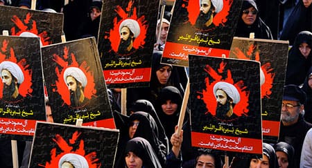 Iranian women protest against the execution of the Saudi Shia cleric Sheikh Nimr al-Nimr in Tehran, 4 January 2016.
)