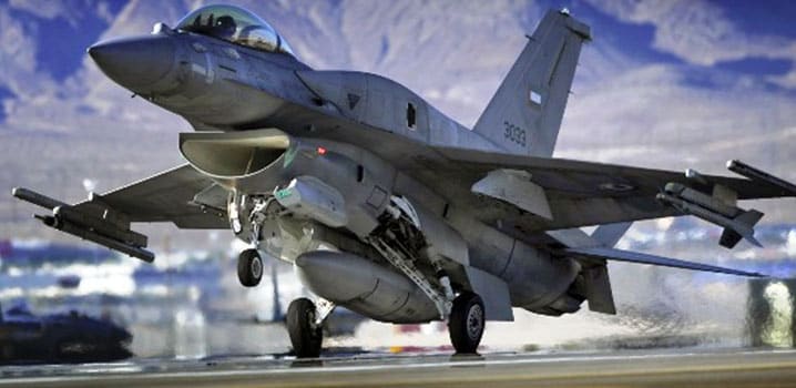 Zjednoczone Emiraty Arabskie stały się jednym z najaktywniejszych partnerów tzw. globalnej koalicji w Zatoce Arabskiej (samolot F-16 sił powietrznych ZEA). © IraqiNews.com
)
