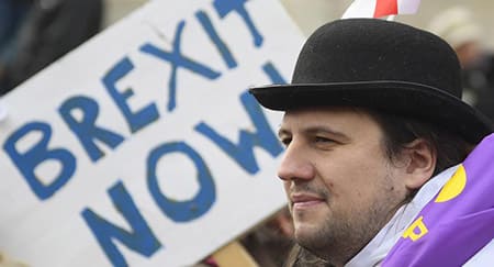La vague populiste va-t-elle emporter l’OTAN et l’Union européenne ?