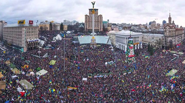 Вслед за Революцией достоинства 2014 года (получившей название «Евромайдан») и свержением Президента Виктора Януковича, Россия намеренно дестабилизировала восточную часть Украины и незаконно аннексировала Крым. В ответ на это Североатлантический союз мобилизовал значительные ресурсы для повышения способности Украины к обеспечению своей безопасности.
)