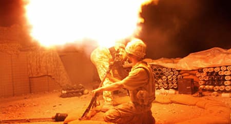 On the frontline: how missions are covered can have a major effect at home. © wpn / Reporters
)