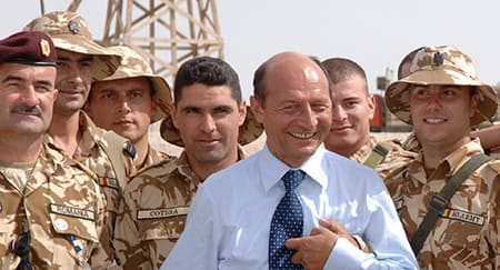 Od Afganistanu do Bukaresztu, NATO się zmienia.
)