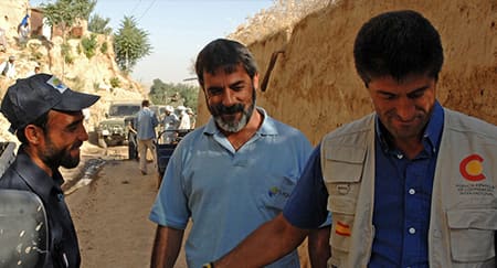 Let's see how comprehensive we can make this... A Spanish project in Afghanistan designed to improve water supplies shows the way by involving aid agencies, the Spanish military, the Afghan military and local workers © NOMAD Photos
)