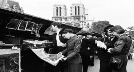 Femmes en uniforme