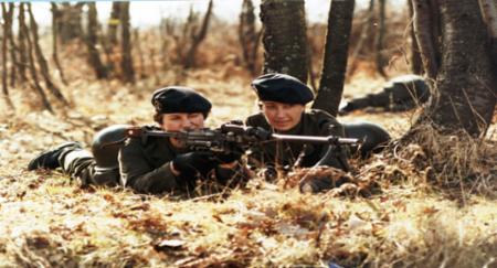 Femmes en uniforme