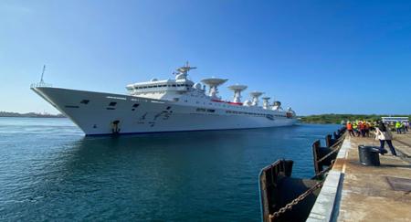 Çin küresel çapta deniz yeteneklerine sahip. Çin silahlı kuvvetlerinin tatbikatlar ve liman ziyaretleri sayesinde Baltık Denizi ve Akdeniz’de varlıkları mevcut. Resimde: Çin araştırma gemisi, “casus gemi” olarak da anılan Yuan Wang 5, Sri Lanka’nın Hambantota limanına yanaşıyor, 16 Ağustos 2022. © CNN
 