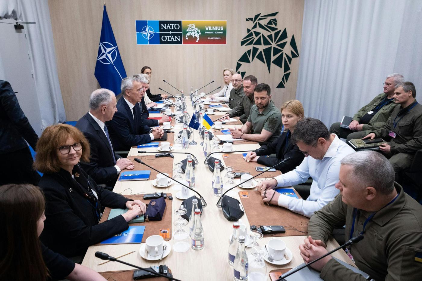 A bilateral meeting between NATO Secretary General Jens Stoltenberg and President Volodymyr Zelenskyy (Ukraine) at the 2023 NATO Summit in Vilnius. © NATO
)