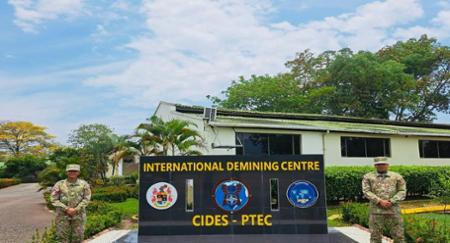 Le Centre international de déminage (CIDES) est établi dans le fort de Tolemaida, qui est situé dans la partie centrale du pays et abrite l’une des plus importantes bases militaires de l’armée de terre colombienne. En 2019, le CIDES a été accrédité en tant que centre de formation et d’entraînement des partenariats (PTEC) de l’OTAN en raison de son niveau d’excellence, des compétences et du savoir-faire uniques de son personnel, et de l’intérêt que les formations proposées suscitaient auprès d’autres pays. © CIDES
