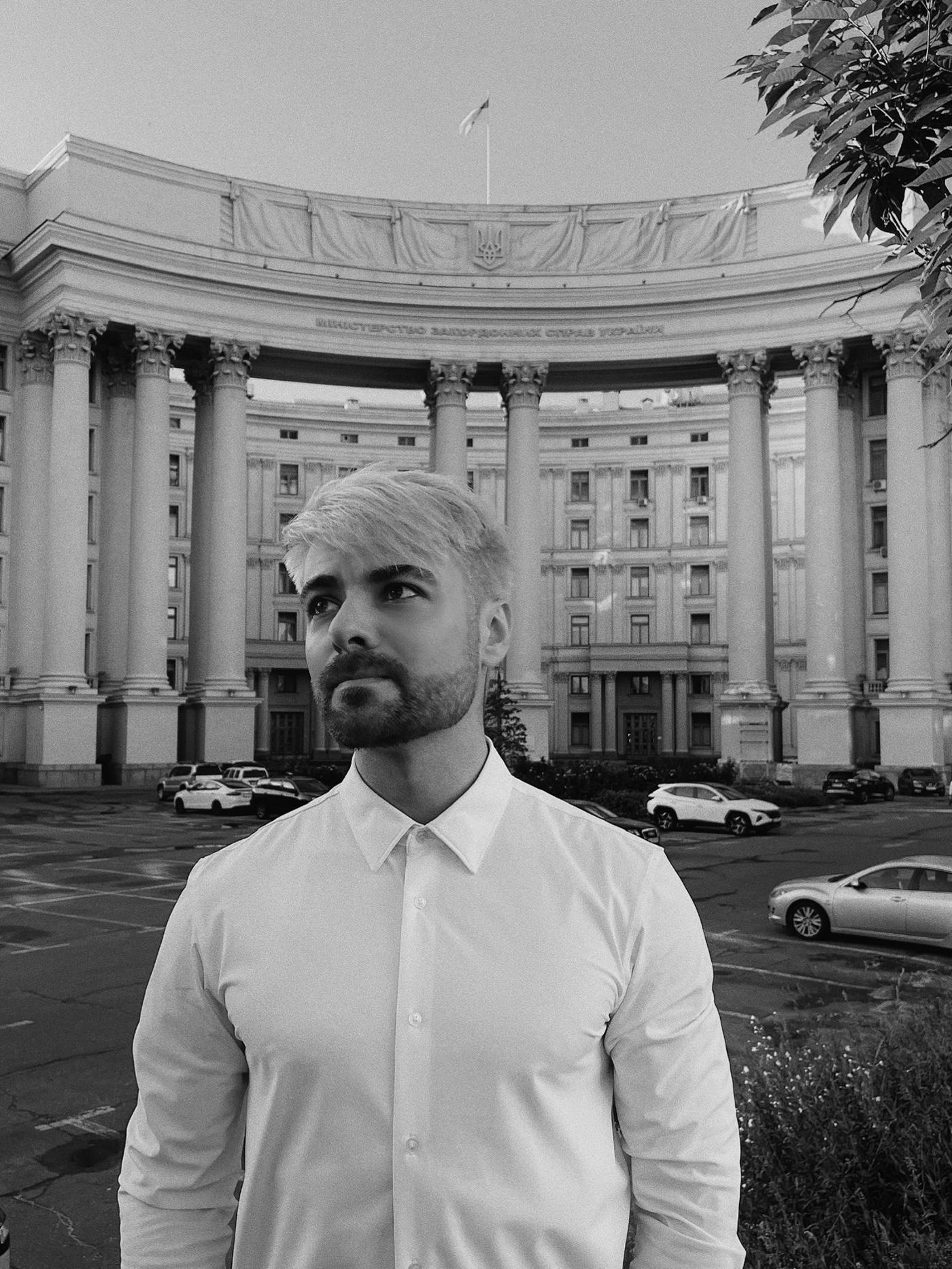 The author, Yaroslav Turbil.
)