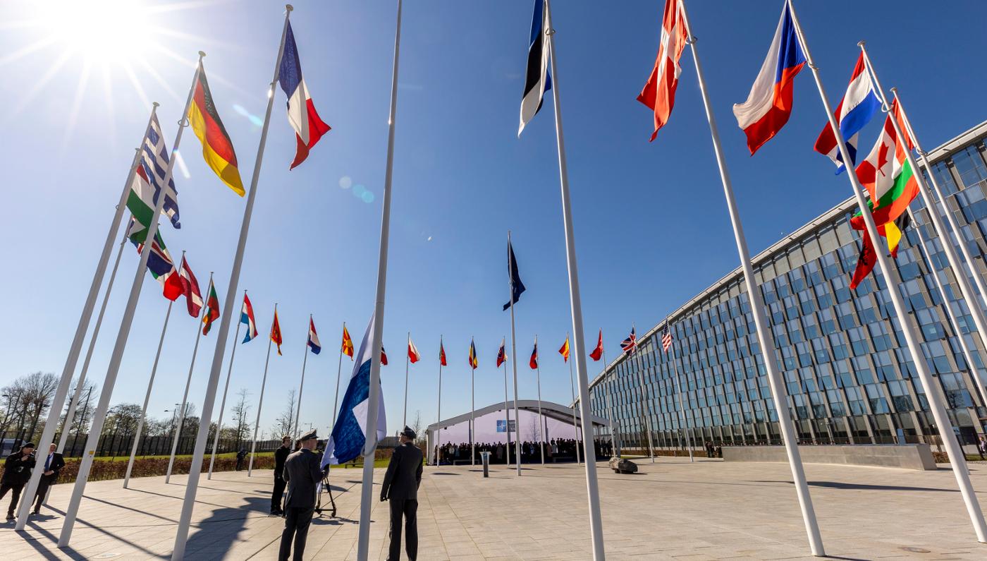 Cérémonie marquant l’adhésion de la Finlande à l’OTAN à l’occasion de la réunion des ministres des Affaires étrangères des pays de l’Alliance le 4 avril 2023 à Bruxelles (Belgique) © OTAN
)