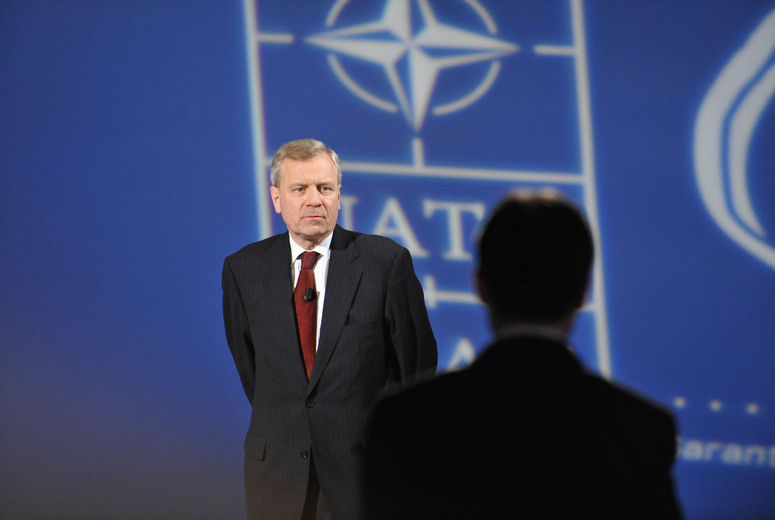 Question and answer session with NATO Secretary General Jaap de Hoop Scheffer