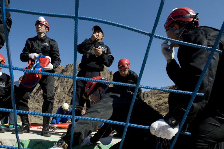 National and international teams performing urban rescue