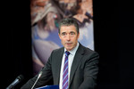 110608c-002.jpg - Meetings of the Defence Ministers , 44.02KB