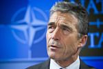 120702-007.jpg - Monthly press briefing by the NATO Secretary General, 52.38KB