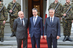 121122a-003.jpg - NATO Secretary General visits Switzerland , 75.27KB