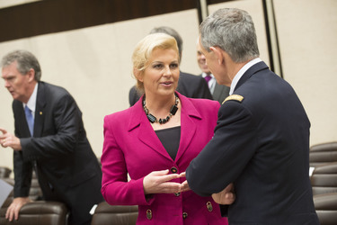 /nato_static_fl2014/assets/pictures/2012_12_121205c-non-nato-isaf/20121205_121205c-006_rdax_375x250.jpg