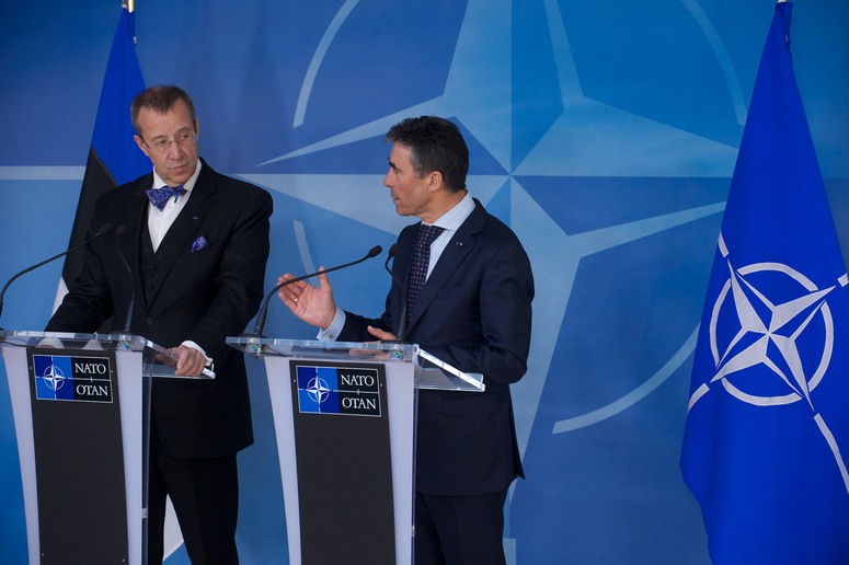 Left to right: President Toomas Hendrik IIves of Estonia and NATO Secretary General Anders Fogh Rasmussen at their joint press point