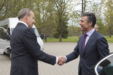 La visite en Estonie du secrétaire général de l’OTAN permet à l’Alliance d’afficher sa forte solidarité