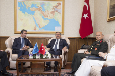 /nato_static_fl2014/assets/pictures/2014_06_140616a-sg-turkey/20140616_140616a-011_rdax_375x250.jpg