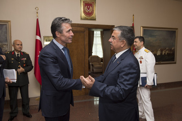 /nato_static_fl2014/assets/pictures/2014_06_140616a-sg-turkey/20140616_140616a-012_rdax_375x250.jpg