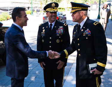 /nato_static_fl2014/assets/pictures/2014_09_140922a-sg-new-york/20140923_140923a-001_rdax_375x290.jpg
