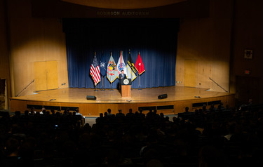 /nato_static_fl2014/assets/pictures/2014_09_140922a-sg-new-york/20140923_140923a-009_rdax_375x238.jpg