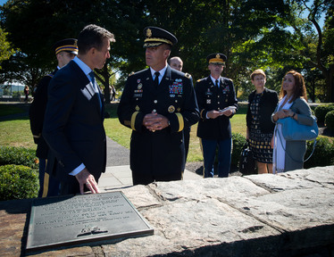 /nato_static_fl2014/assets/pictures/2014_09_140922a-sg-new-york/20140923_140923a-010_rdax_375x288.jpg