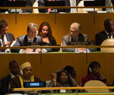 /nato_static_fl2014/assets/pictures/2014_09_140922a-sg-new-york/20140924_140924a-007_rdax_375x314.jpg