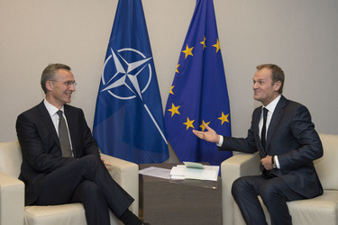 /nato_static_fl2014/assets/pictures/2014_12_141203i-bilat-eu/20141203_141203i-003_rdax_375x250.jpg