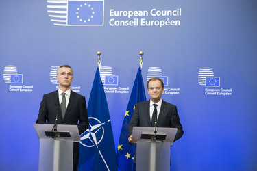/nato_static_fl2014/assets/pictures/2014_12_141203i-bilat-eu/20141203_141203i-005_rdax_375x250.jpg