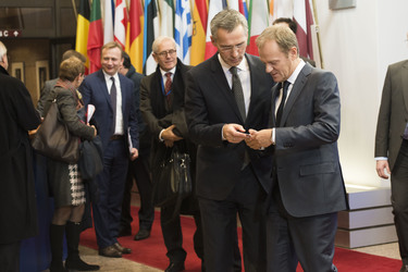 /nato_static_fl2014/assets/pictures/2014_12_141203i-bilat-eu/20141203_141203i-010_rdax_375x250.jpg