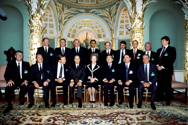 /nato_static_fl2014/assets/pictures/2014_12_141218a-anniv-london-summit/141218a-001_rdax_375x250.jpg