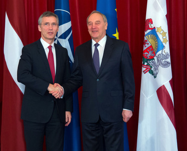 /nato_static_fl2014/assets/pictures/2015_02_150218a-trip-latvia-sg/20150218_150218a-002_rdax_375x303.jpg