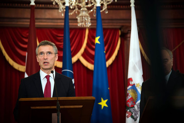 /nato_static_fl2014/assets/pictures/2015_02_150218a-trip-latvia-sg/20150218_150218a-008_rdax_375x250.jpg