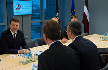 /nato_static_fl2014/assets/pictures/2015_02_150218a-trip-latvia-sg/20150218_150218a-024_rdax_375x243.jpg