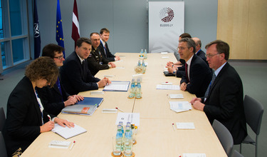 /nato_static_fl2014/assets/pictures/2015_02_150218a-trip-latvia-sg/20150218_150218a-027_rdax_375x220.jpg