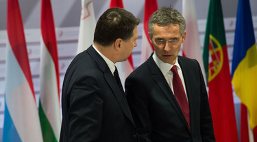 /nato_static_fl2014/assets/pictures/2015_02_150218a-trip-latvia-sg/20150218_150218a-029_rdax_375x208.jpg