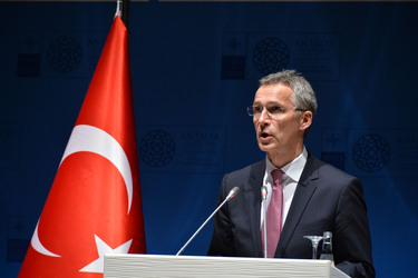 /nato_static_fl2014/assets/pictures/2015_05_150514c-mfa-pc-sg-nac/20150514_150514c-004_rdax_375x250.jpg