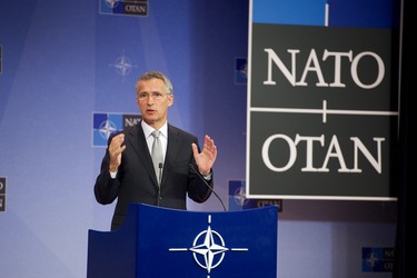 /nato_static_fl2014/assets/pictures/2015_10_151006a-mod-pre-pc-sg/20151006_151006a-002_rdax_375x250.jpg