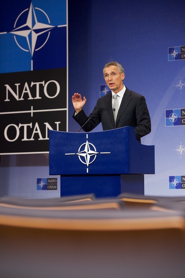 /nato_static_fl2014/assets/pictures/2015_10_151006a-mod-pre-pc-sg/20151006_151006a-003_rdax_375x563.jpg
