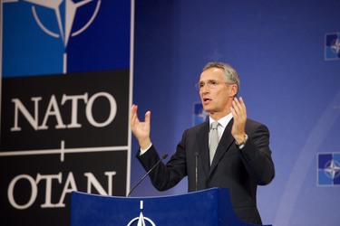 /nato_static_fl2014/assets/pictures/2015_10_151006a-mod-pre-pc-sg/20151006_151006a-005_rdax_375x250.jpg