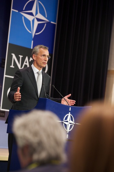 /nato_static_fl2014/assets/pictures/2015_10_151006a-mod-pre-pc-sg/20151006_151006a-011_rdax_375x563.jpg
